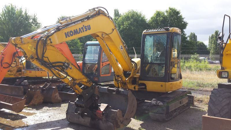 KOMATSU PC 80-1 pompa wody